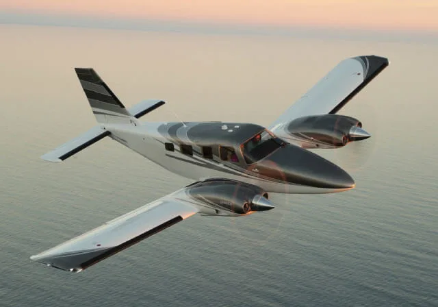 Piper Seneca III — bimotor a pistão para fretamento aéreo de curta distância