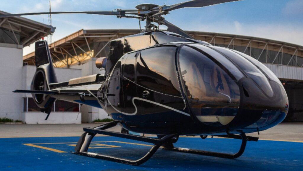 Táxi aéreo helicóptero Voe MTX sobre São Paulo, transporte rápido e exclusivo