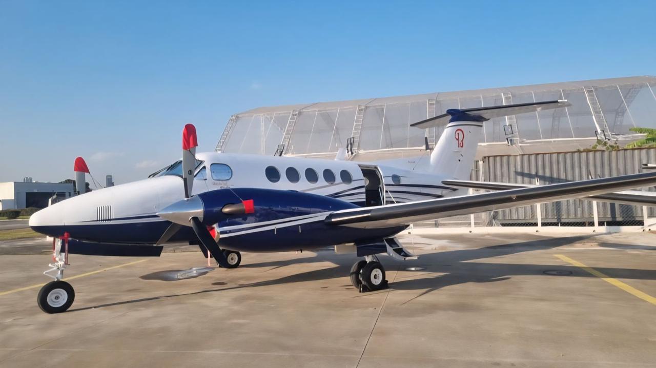 Táxi aéreo Norte Show — King Air B200 no pátio pronto para embarque