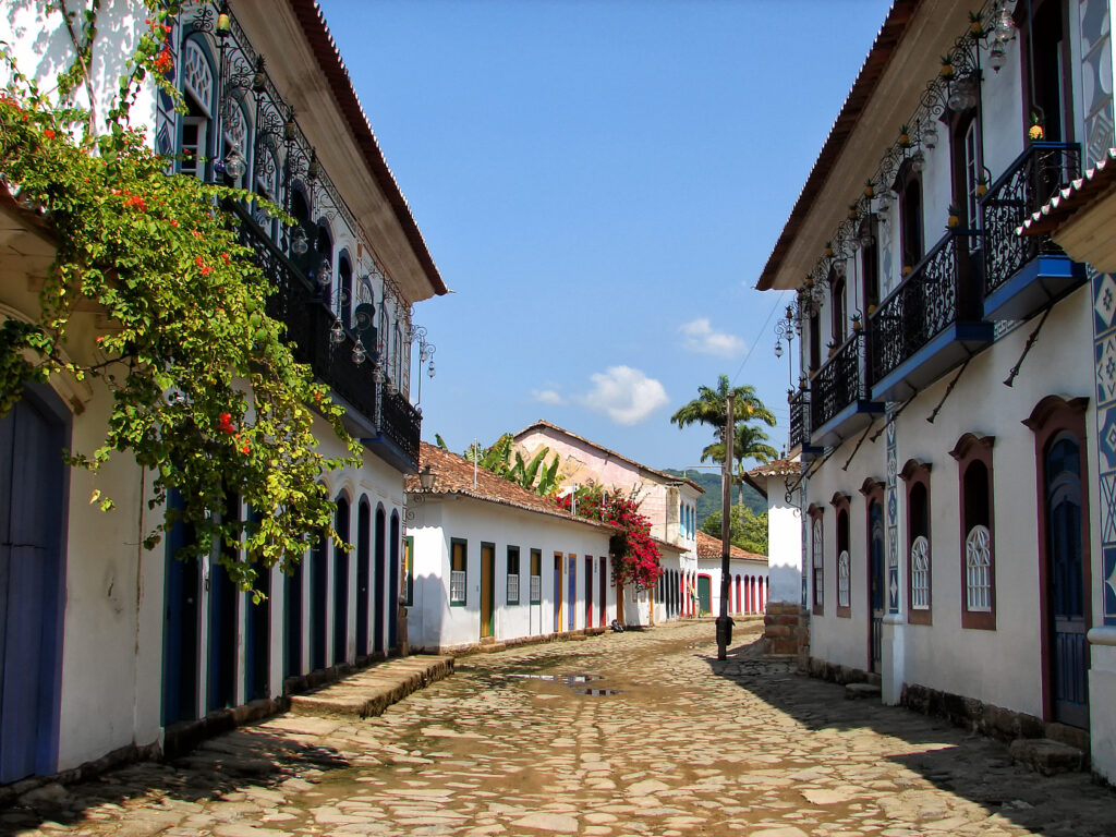 Paraty RJ vista aérea — destino do voo São Paulo Paraty com a Voe MTX