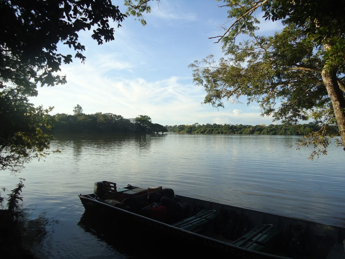 Rio Teles Pires, trecho de barco no acesso ao Cristalino Jungle Lodge, em Alta Floresta